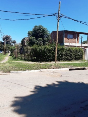Imagen 11 de 11 de Lote Con Importante Mejoras