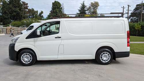 Toyota Hiace 2.8 Tdi Furgón 6at L1h1 3a 4p