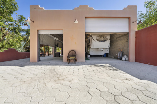 Bodega Del Rojo