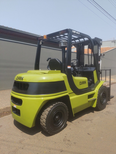 Empilhadeira Clark 4,5t * Diesel Com Deslocador * 2009