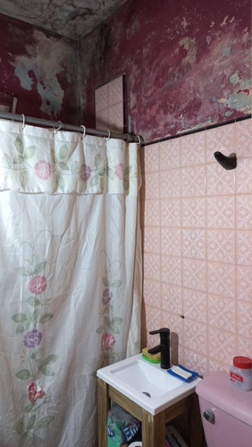 Casa En Venta - 2 Dormitorios 1 Baño - Cochera - 208mts2 - Ingeniero Budge, Banfield