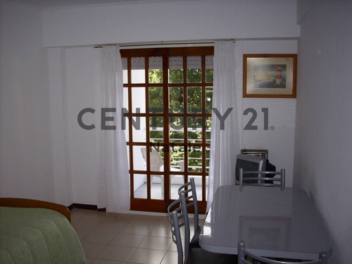 Imagen 3 de 10 de 5 Y 44. Venta Departamento + 12 Cocheras Complementarias.