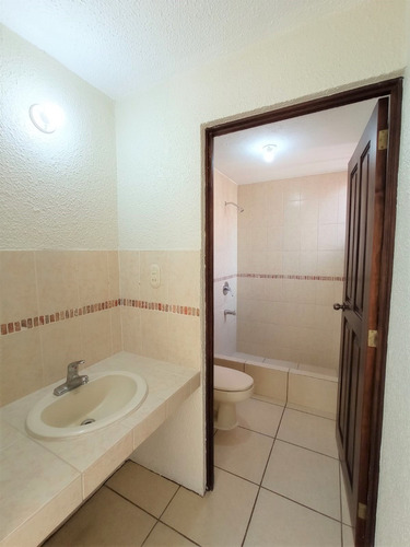 Imagen 22 de 30 de Vendo Hermosa Casa, Ubicada En Sector Preferencial De Alta Plusvalia Y Seguridad, Excelente Condiciones Rodeada De Naturaleza