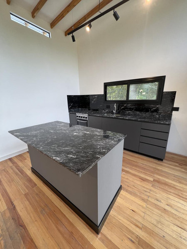 Casa En Venta En El Delta En Segunda Sección Sobre Arroyo Estudiantes