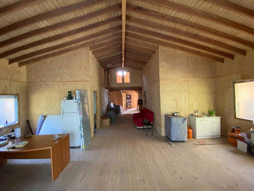 Casa En Medio Del Parque Nacional / Ensenada Puerto Varas