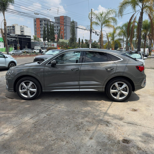 Audi Q3 2.0 SB 40 TFSI S line At