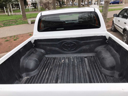 Imagen 2 de 8 de Toyota Hilux 2016 2.4 Cd Sr 150cv 4x2