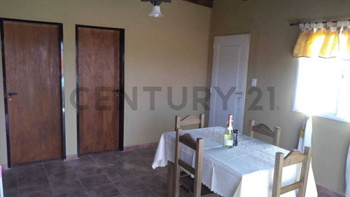 Venta Quinta De 3 Ambientes Con Pileta Y Parrila