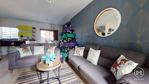 Imagen 2 de 17 de Casa En Venta En Encordada Del Valle Frente A Parque Con Exc
