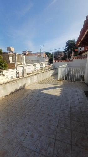 Casa De 4 Hab Y 4 Baños