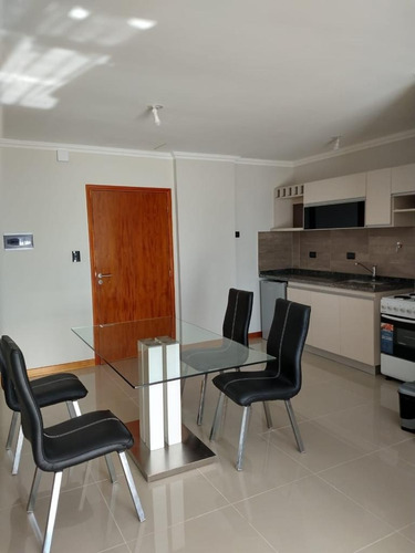 Departamento De Un Dormitorio, Centro, Moderno Con Pileta