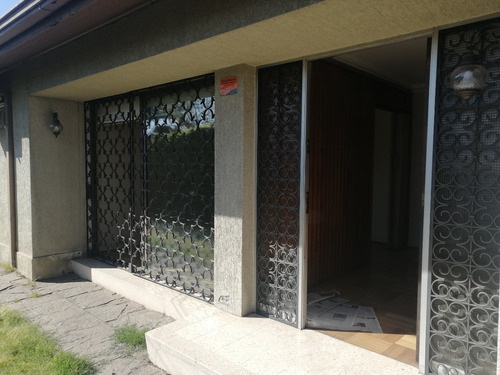 Avenida España, Casa Un Pisos, Aislada, Excelente Ubicación
