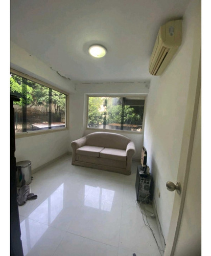 Venta De Apartamento En Las Palmas, 83m2.