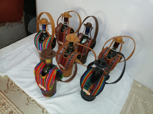 Imagen 4 de 5 de Cholitos Porta Vineros De Cuero Tradicional