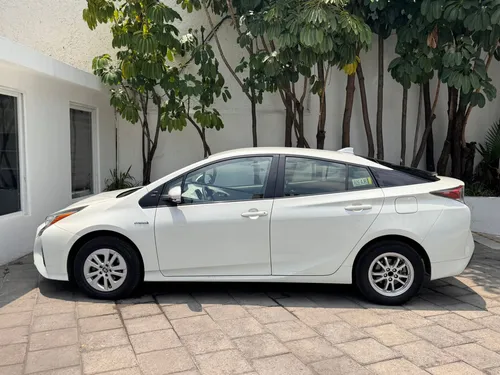 Toyota Prius 1.8 Premium Cvt