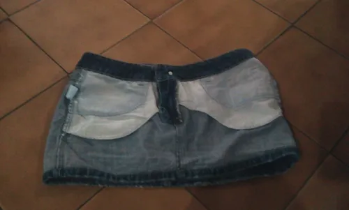 Falda En Jeans D Talla 30 (Usado)