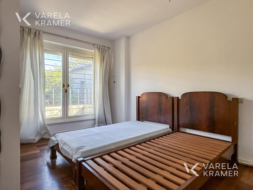 Casa En Venta En Acassuso Con Jardín
