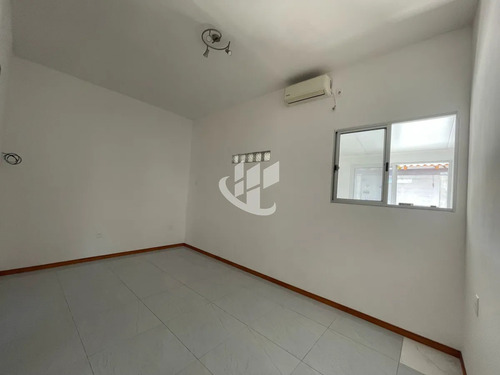 2 Casas En Un Mismo Predio Con Garaje
