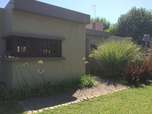 Casa Venta 2 Dormitorios 2 Baños 1 Patio Y Parrilla 900 Mts 2 Totales - Villa Elvira