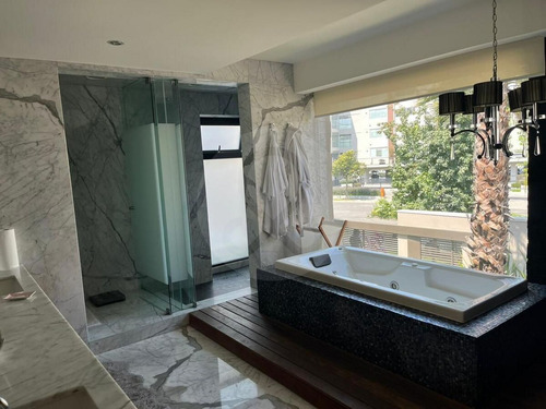 Casa En Venta En Lomas Country Club