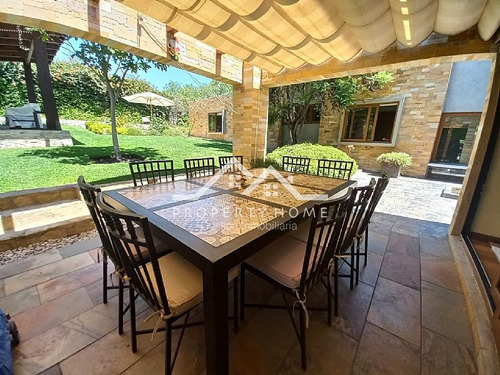 Casa A Pasos De La Laguna 5d Reciben Oferta Piso 21900 Uf