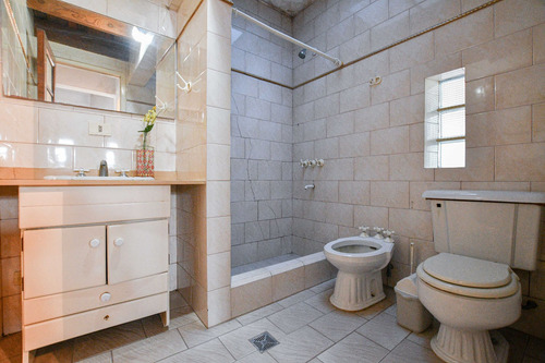 Casa 3 Dormitorios En Venta Gonnet Apto Banco