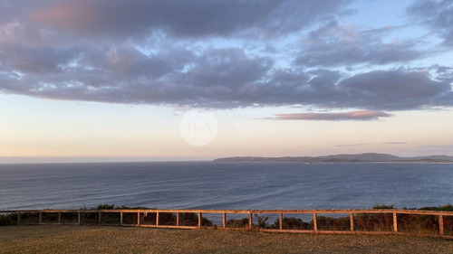 21281 - Casa Con Impactante Vista Al Mar En Chiloé
