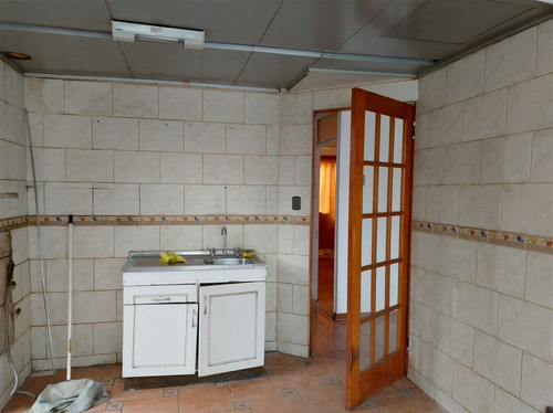 Casa En Venta De 2 Dorm. En El Bosque