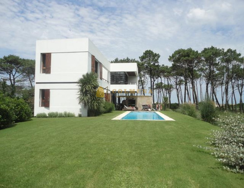 Casa Chihuahua A 1 Cuadra De La Playa.- Ref: 4607