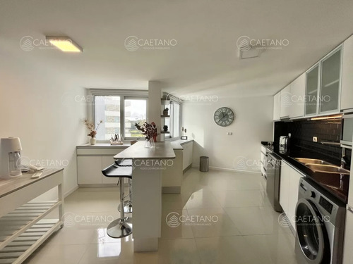 Venta Apartamento 2 Dormitorios 2 Baños Parrillero. Playa Mansa, Punta Del Este