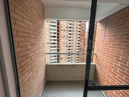 Apartamento En Arriendo San Jose Obrero 472-7128