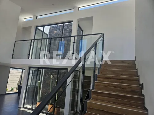 Venta De Casa En Fraccionamiento Mallorca Residence Queretaro