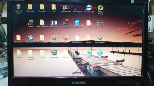 Monitor Lcd Samsung 943snxplus De 18,5 Funcionando Negro (Usado)