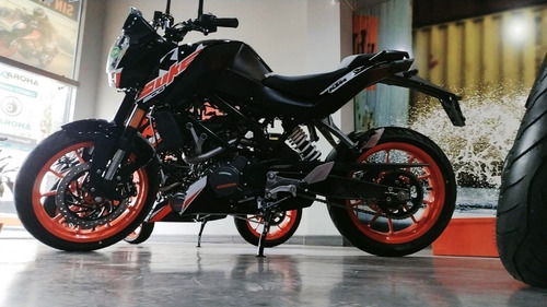 Imagen 12 de 25 de Ktm Duke 200 Blanca 0km 2023 Automoto Lanús