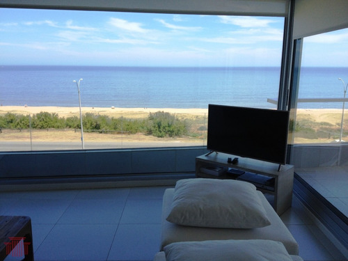 Apartamento En Punta Del Este , Mansa- Ref: 10827