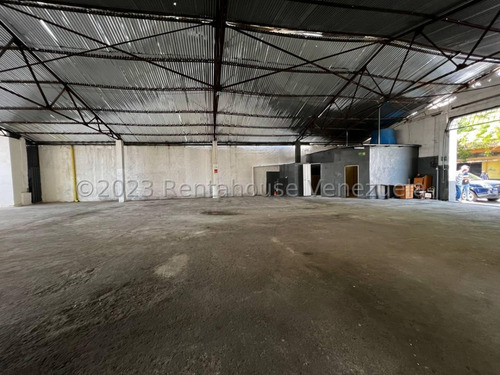 Galpón Comercial En Venta En Centro Barquisimeto Lara. Código 24-6659 Excelente Oportunidad Al Mejor Precio Negociable!!!. Comunicate Conmigo! Gracias. Pregunta Sin Compromiso Kv #