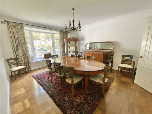 Casa En Venta De 6 Dorm. En Vitacura