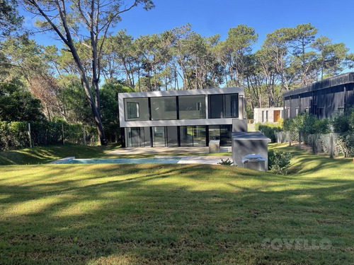Imagen 3 de 30 de Casa A Estrenar En Barrio Privado En Parada 29 De Playa Brava, 4 Dormitorios En Suite.