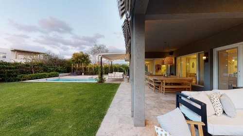 Impecable Casa En Santa Bárbara En Una De Las Islas! Tour Virtual.