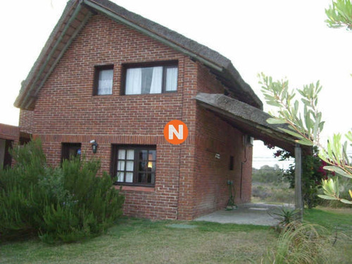 Casa En Venta Y Alquiler, El Chorro, Manantiales, 3 Dormitorios.- Ref: 206431