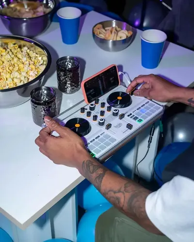 Controlador Bluetooth Hercules Djcontrol Mix Ultra Mobile, cor