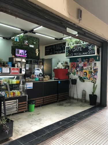 Cafeteria Al Paso Frente A La Universidad De Palermo