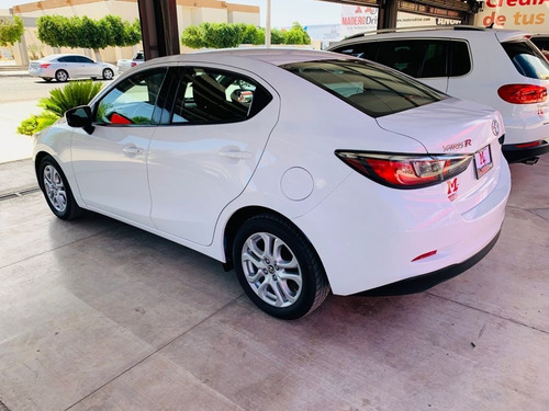 Imagen 3 de 12 de Toyota Yaris Modelo 2018