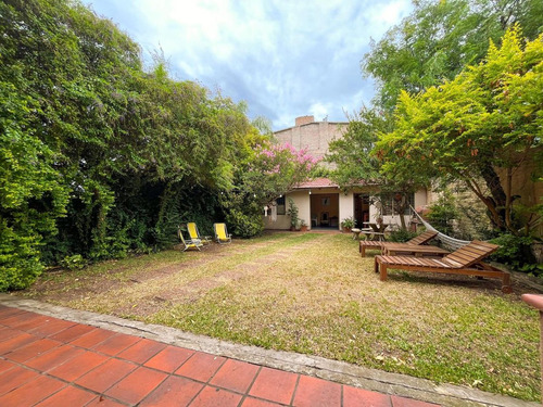 Venta Casa 4 Dormitorios Y Cochera.