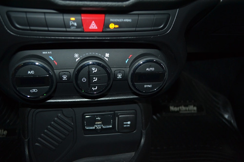 Jeep Renegade 1.8 Longitude A/t 2018 -imolaautos