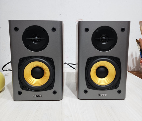 Parlantes Edifier R1000t4 24w Casi Nuevos!! Plateado (Usado)