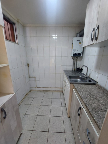 Arriendo Dpto. 2 D- 1 B ; Primer Piso En Condominio Cerrado