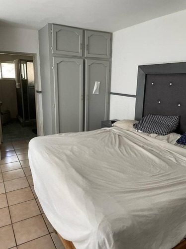 Imagen 3 de 22 de En Venta Casa Muy Amplia Con Departamento Anexo