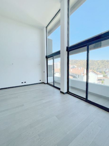 Departamento Duplex En Arriendo De 2 Dorm. En Las Condes