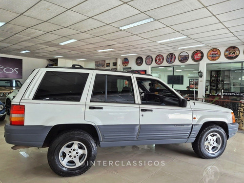 Jeep Grand Cherokee 4.0 Laredo 4x4 6i 12v Gasolina 4p Automá